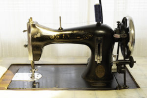 LadaLeather Sewing machine
