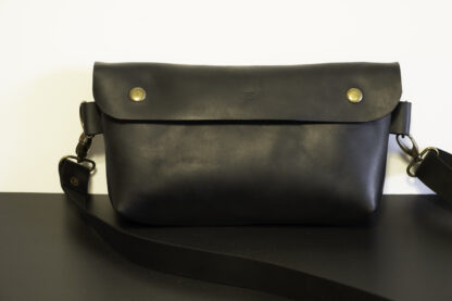 LadaLeather Bigger black cross-body bag