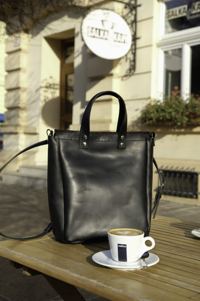 LadaLeather Black leather backpack/bag